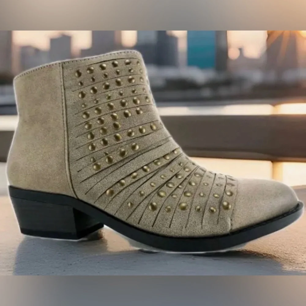 NWT WHITE MOUNTAIN Desire Studded Ankle Bootie Western Heel Taupe 6